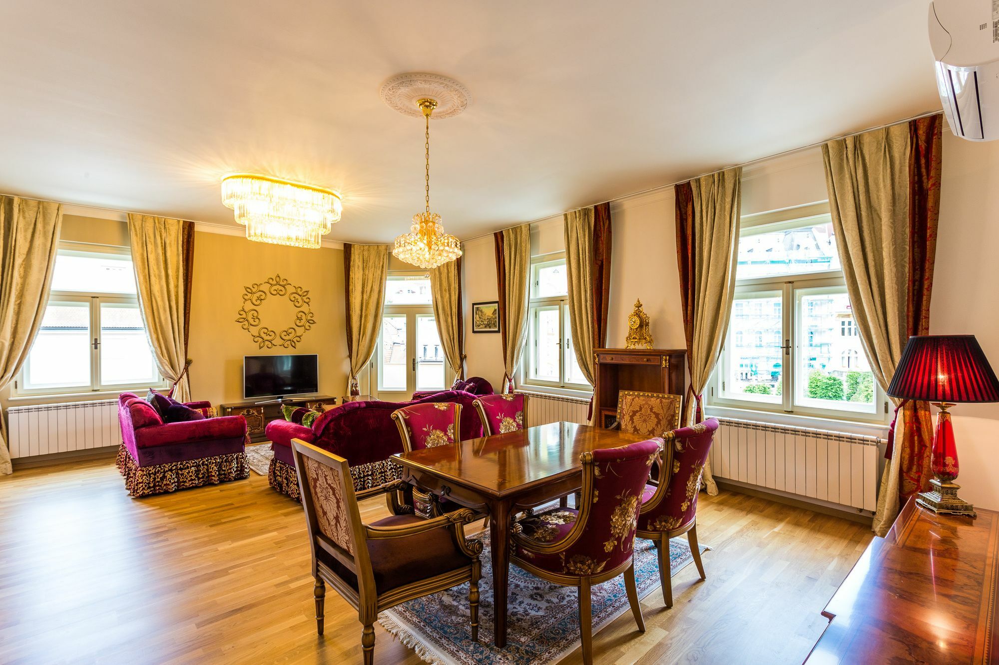 Karlsbad Prestige Appartement Buitenkant foto